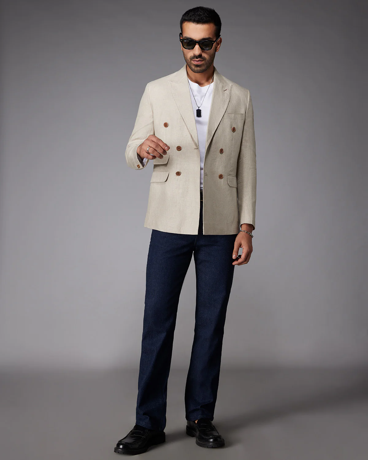 The Cedarwood Double Breasted Linen Blazer - Beige - Image 3